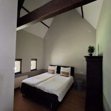 Het Sibberhuuske Bed and Breakfast 4*